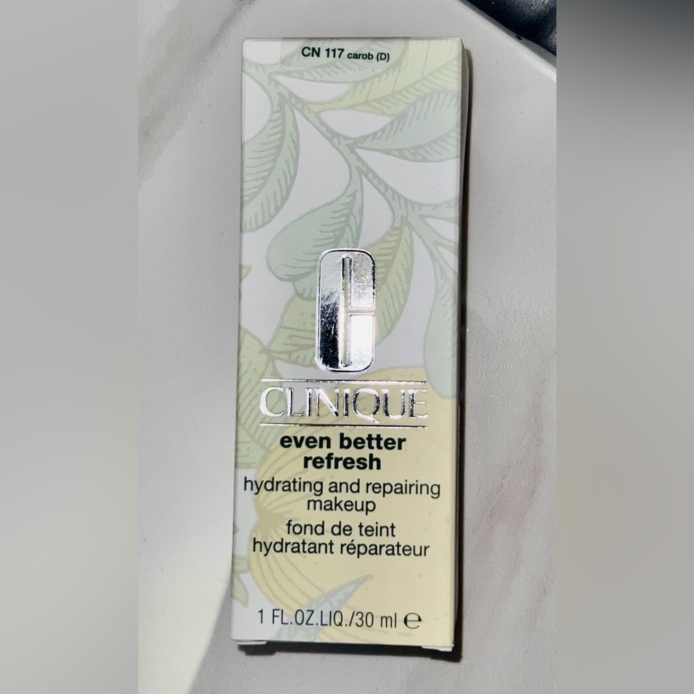 Clinique even better refresh hydrating and repairing makeup CN 117 carob